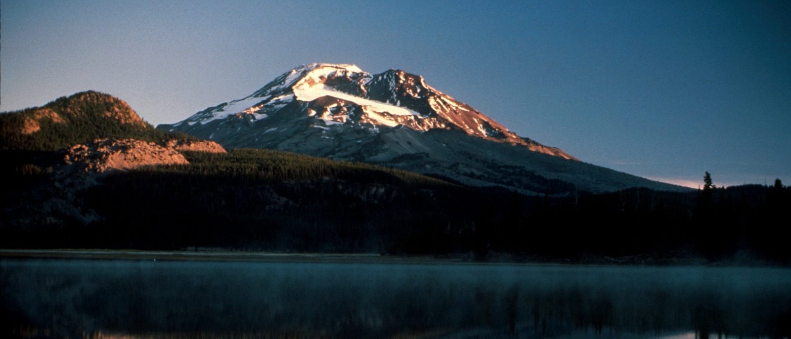 South Sister reflected in Sparks Lake at dawn, Central Oregon